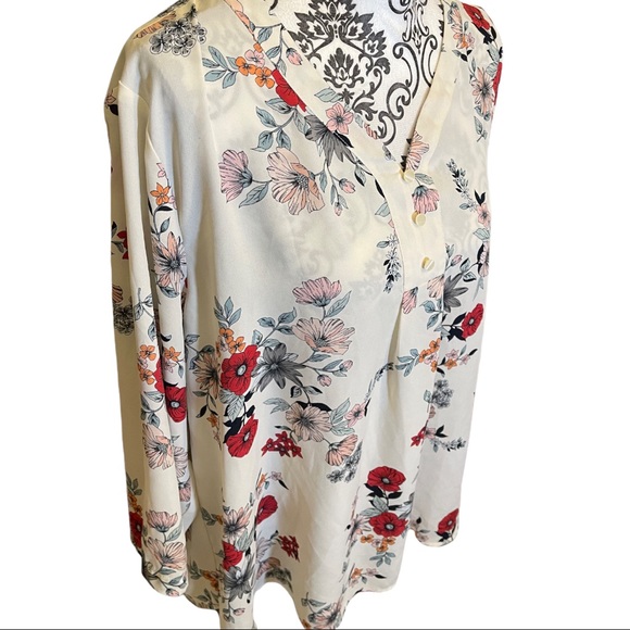 Van Heusen -- cream blouse with red and many other color flowers, Vneck, size XL - Picture 1 of 7